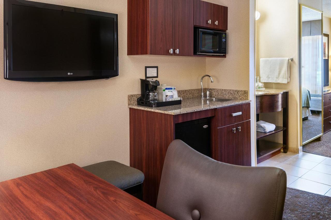 King Suite at Holiday Inn Express & Suites Sandy - South Salt Lake City by IHG