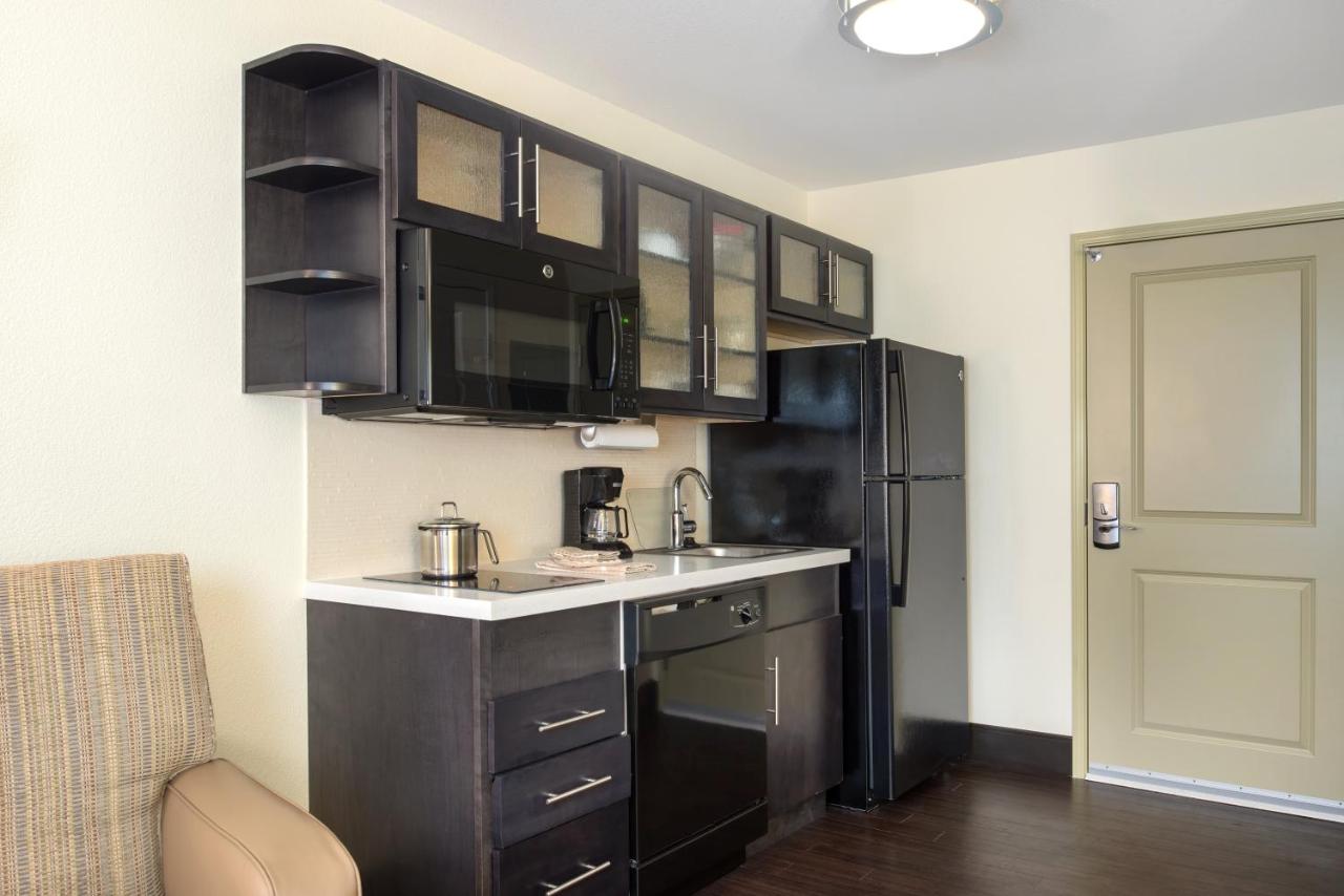 Queen Studio - Hearing Accessible at Candlewood Suites Columbia East by IHG