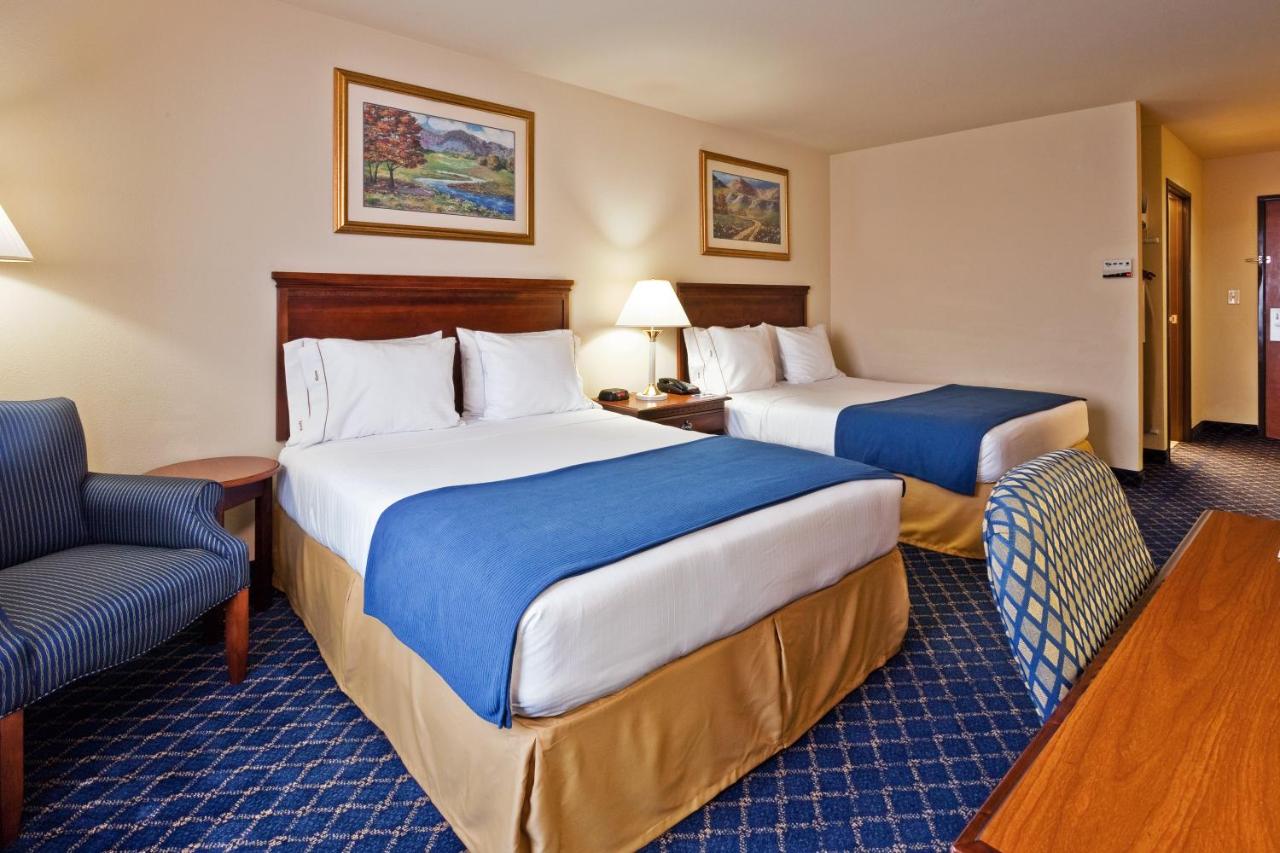  | Holiday Inn Express Hotel & Suites Paragould
