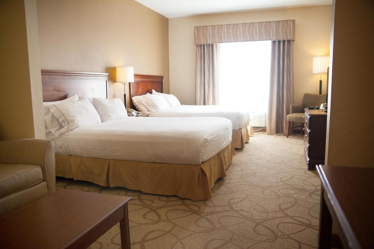  | Holiday Inn Express Hotel & Suites Paragould