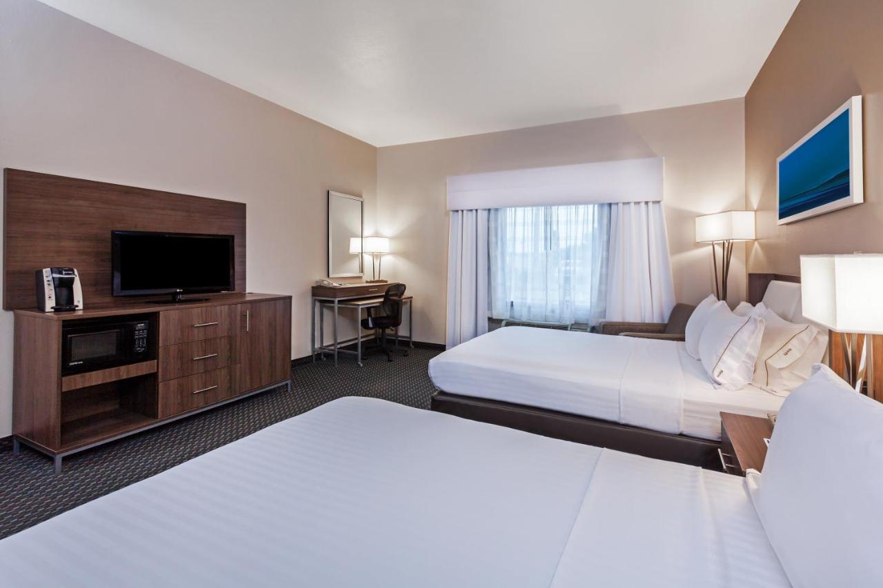 Queen Room with Two Queen Beds - Non-Smoking at Holiday Inn Express Hotel & Suites Pharr by IHG