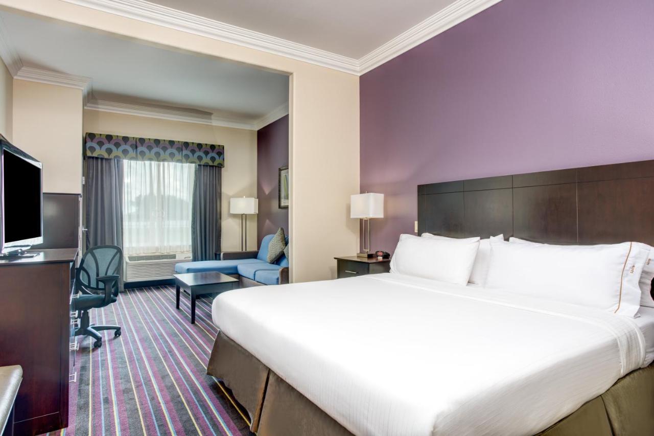 King Room - Mobility Access/Roll in Shower - Non-Smoking at Holiday Inn Express Hotel & Suites Raceland - Highway 90 by IHG