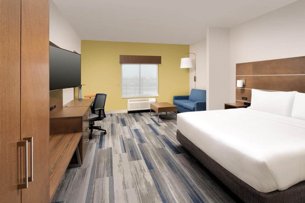 Suite with Accessible Transfer Shower - Non-Smoking at Holiday Inn Express & Suites San Antonio North - Windcrest by IHG