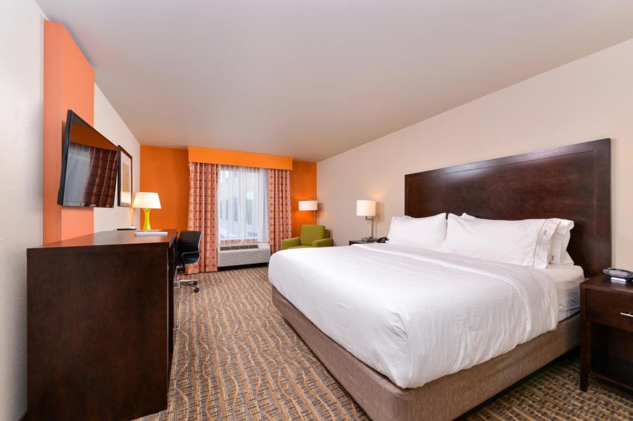 Standard Double or Twin Room at Holiday Inn Express & Suites Houston NW - Tomball Area by IHG