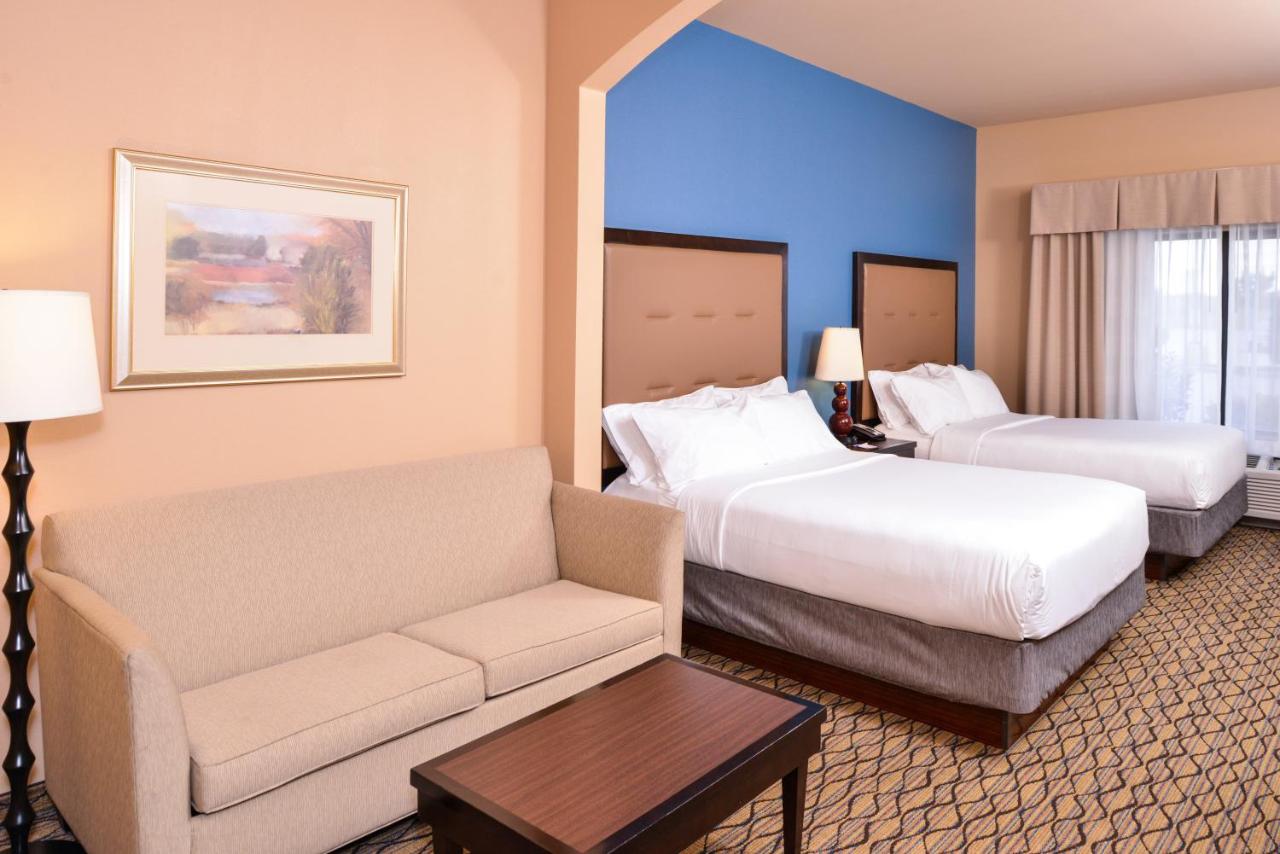 Queen Suite with Sofa Bed at Holiday Inn Express & Suites Wichita Falls by IHG