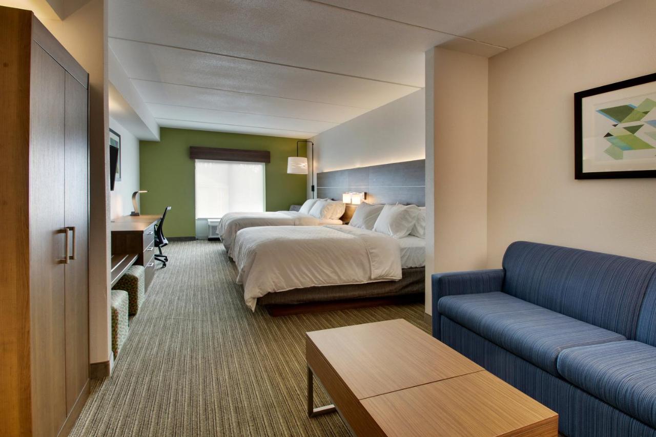 Queen Suite with Sofa Bed at Holiday Inn Express & Suites Jacksonville North-Fernandina by IHG
