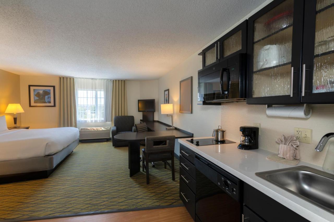 King Studio Suite - Non-Smoking at Candlewood Suites Rogers / Bentonville by IHG