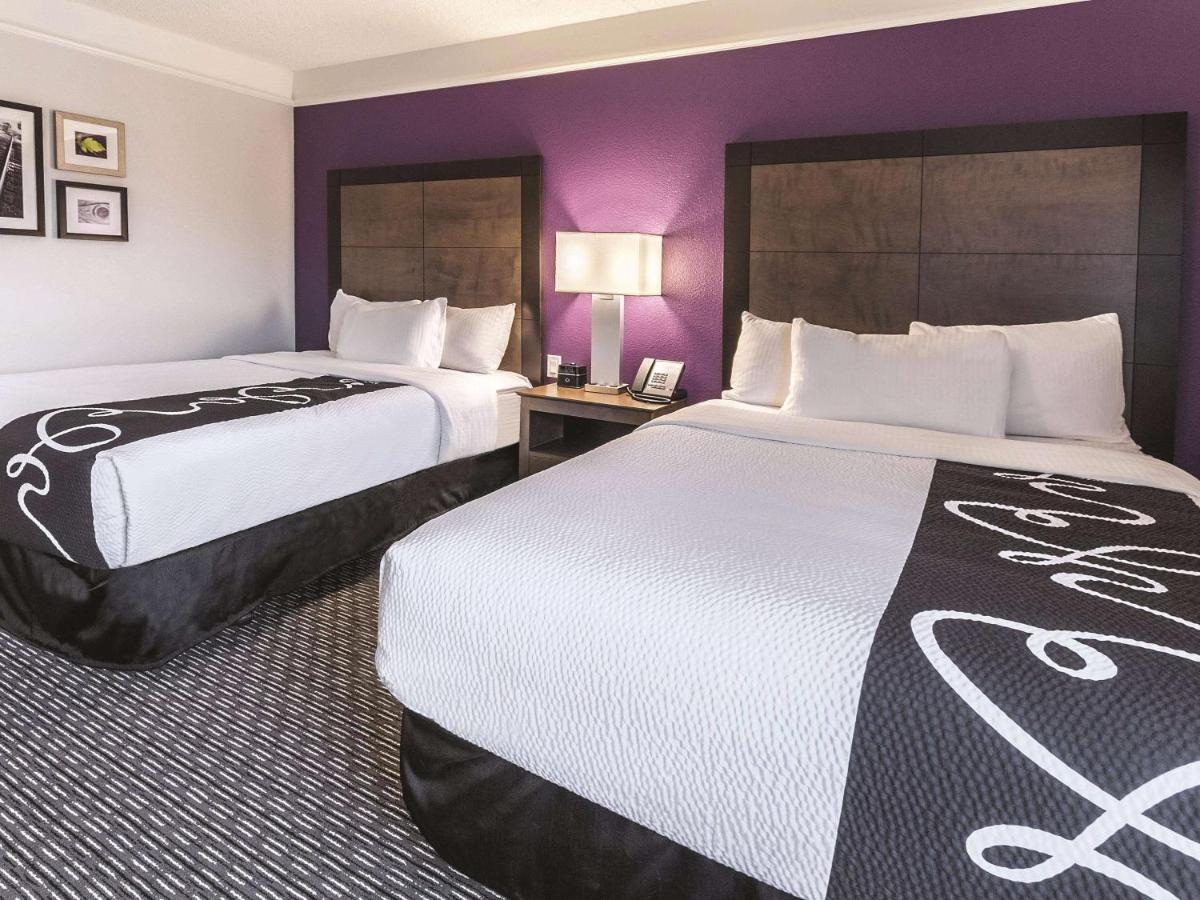 Double Room with Two Double Beds and Bath Tub - Mobility Accessible/Non-Smoking at La Quinta Inn & Suites by Wyndham Grand Junction