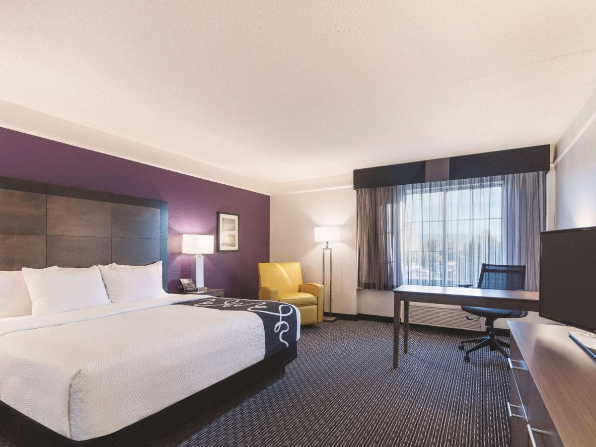 Deluxe King Room at La Quinta Inn & Suites by Wyndham Grand Junction