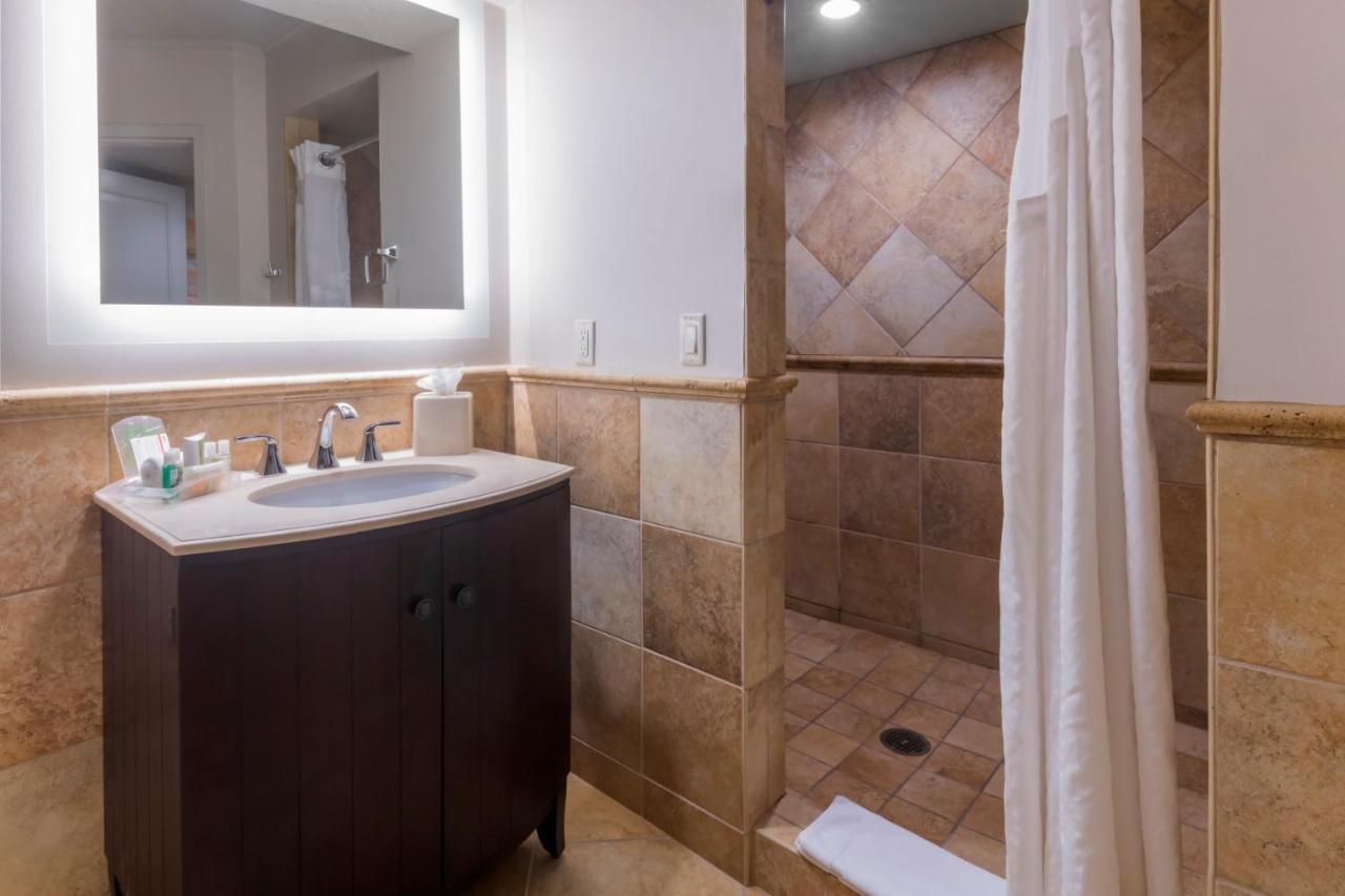 Superior Suite at Holiday Inn & Suites Phoenix Airport North by IHG