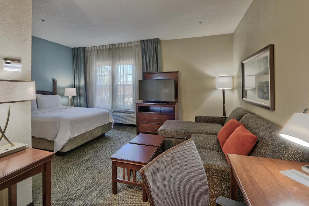 Queen Studio at Staybridge Suites North - Albuquerque by IHG