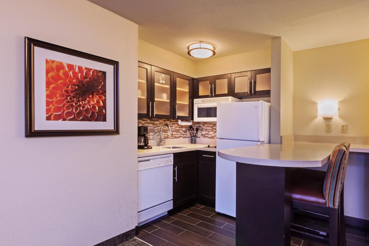 One-Bedroom King Suite at Staybridge Suites Woodland Hills by IHG