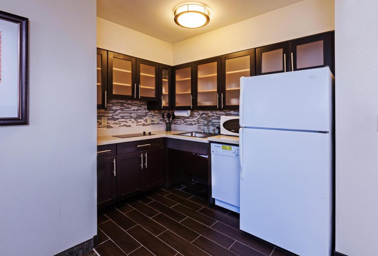 One-Bedroom King Suite at Staybridge Suites Woodland Hills by IHG