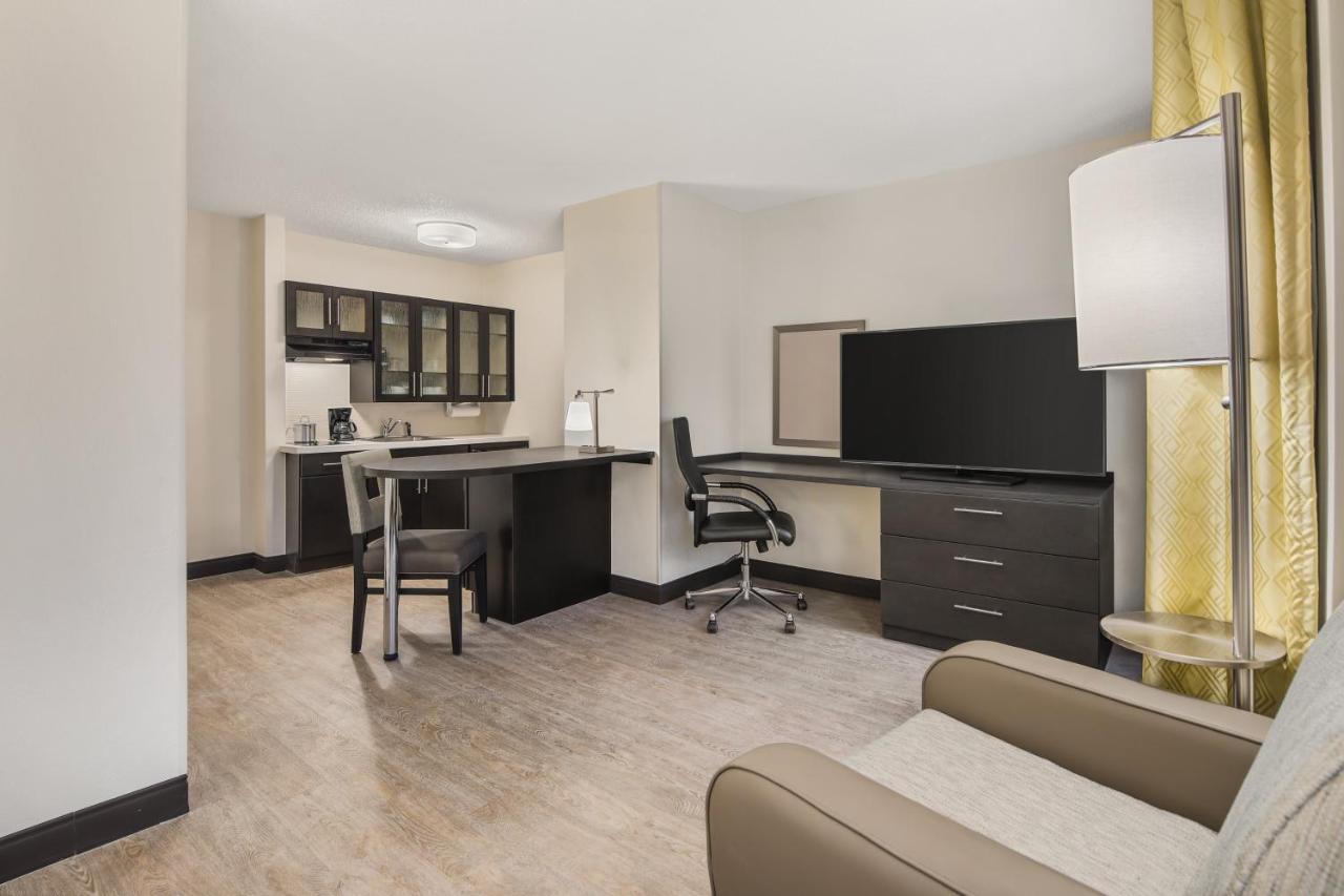 One-Bedroom King Room with Mobility Accessible Tub - Non-Smoking at Candlewood Suites Charlotte - Arrowood by IHG