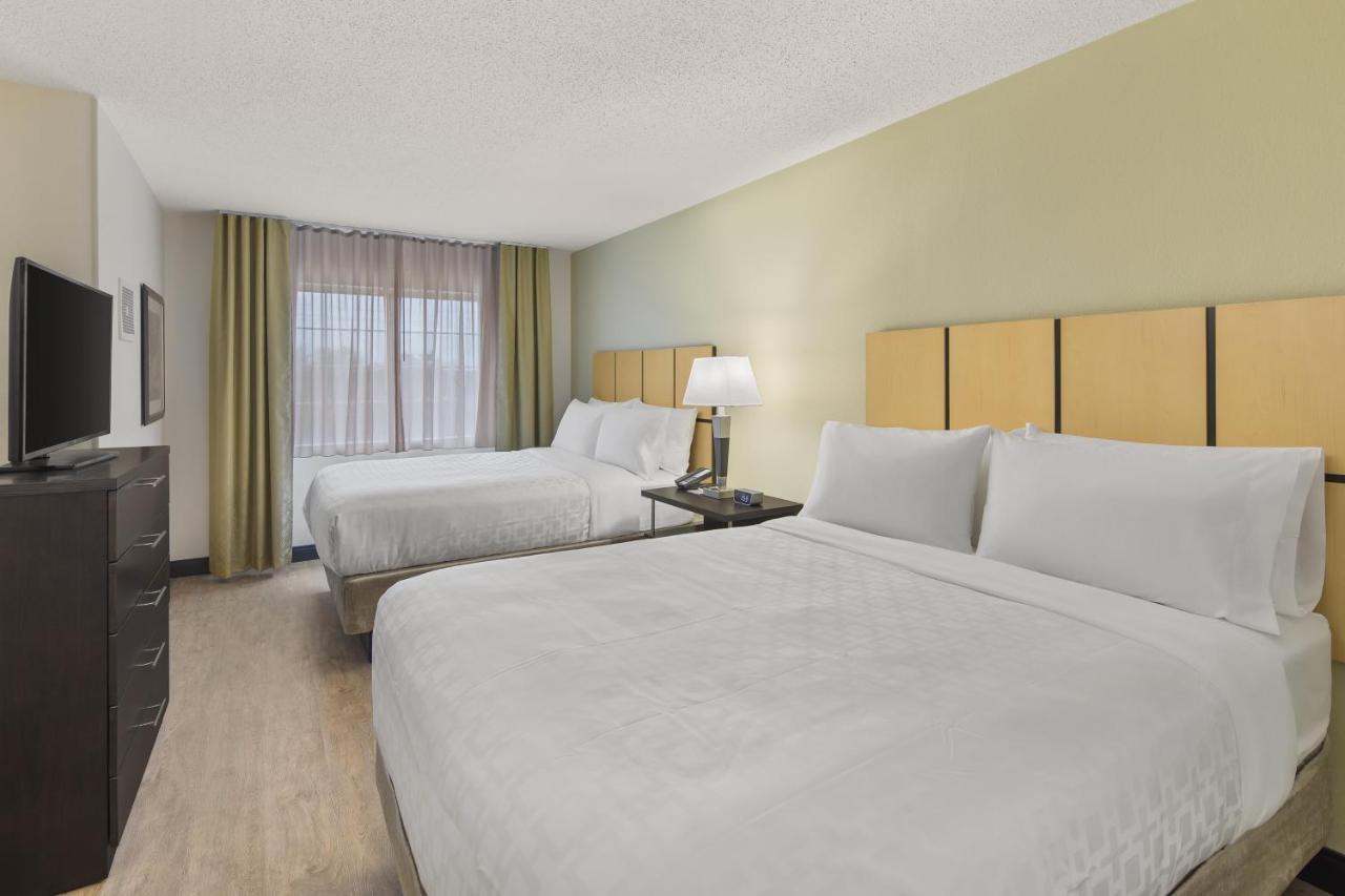 One-Bedroom Suite with Kitchenette at Candlewood Suites Charlotte - Arrowood by IHG
