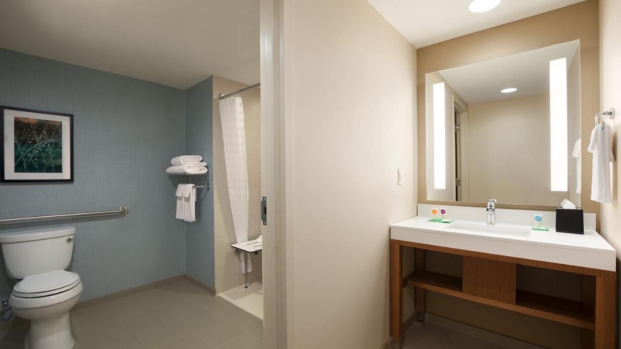 King Room - Disability Access at Hyatt Place Houston / The Woodlands