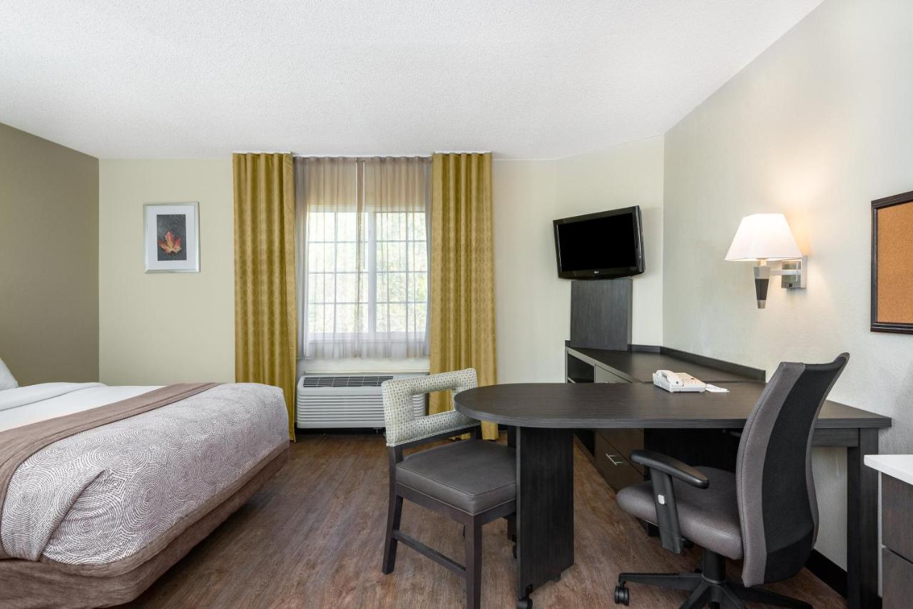 Suite - Disability Access Hearing Accessible - Roll-In Shower at Candlewood Suites Durham by IHG