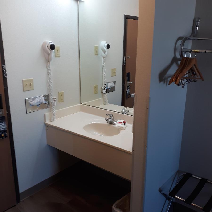 Double Room with Two Double Beds - Smoking at Super 8 by Wyndham Bethany MO