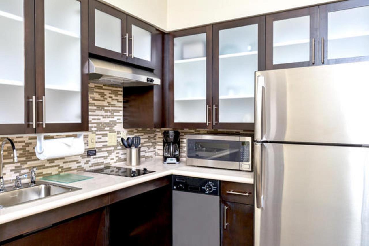 King Studio - Non-Smoking - Hearing Accessible with Bath Tub at Staybridge Suites College Station, an IHG Hotel