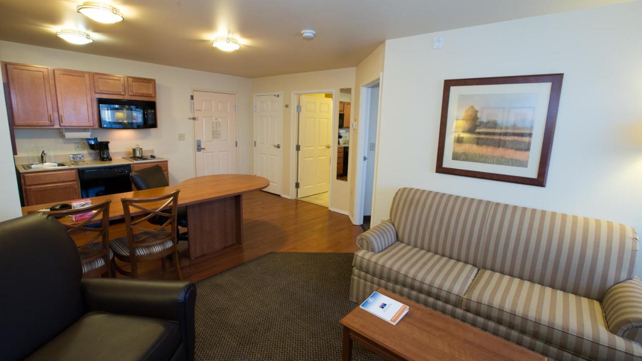 One-Bedroom King Suite - Non-Smoking at Candlewood Suites Joplin by IHG