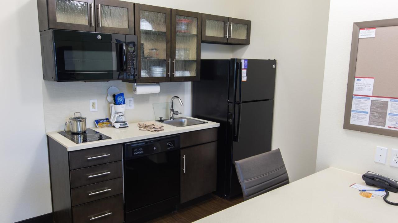One-Bedroom Suite One King Bed Non-Smoking at Candlewood Suites : Overland Park - W 135th St by IHG