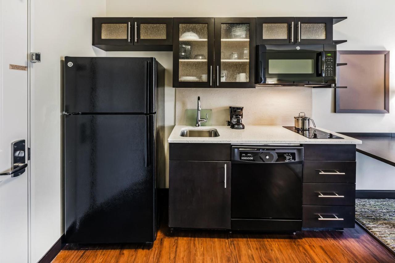 Execute Studio Suite at Candlewood Suites Lenexa - Overland Park Area, an IHG Hotel