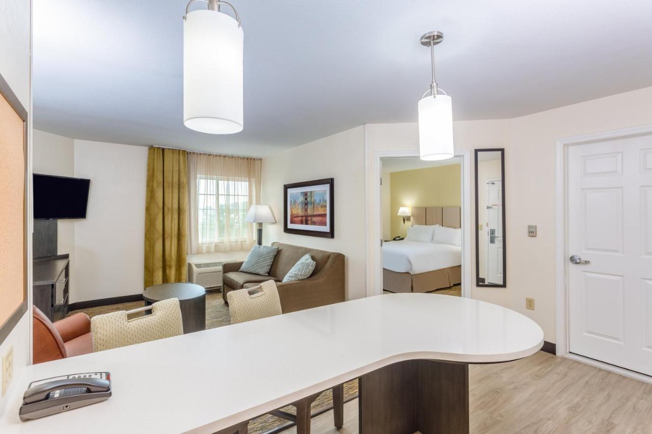 Queen Studio - Disability Access/Non-Smoking at Candlewood Suites Secaucus - Meadowlands by IHG