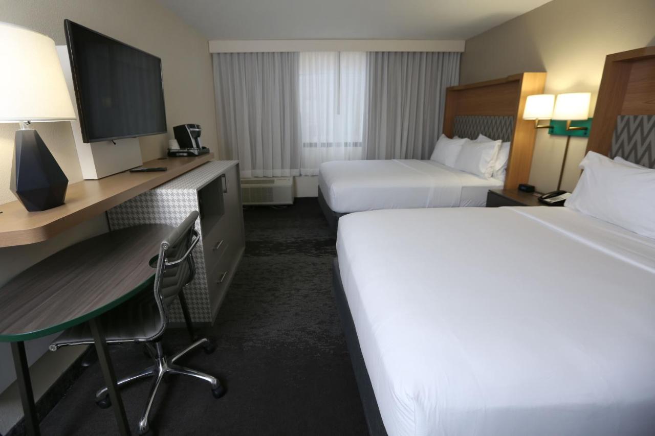 Queen Room with Two Queen Beds - Non-Smoking at Holiday Inn Chicago North Shore, an IHG Hotel