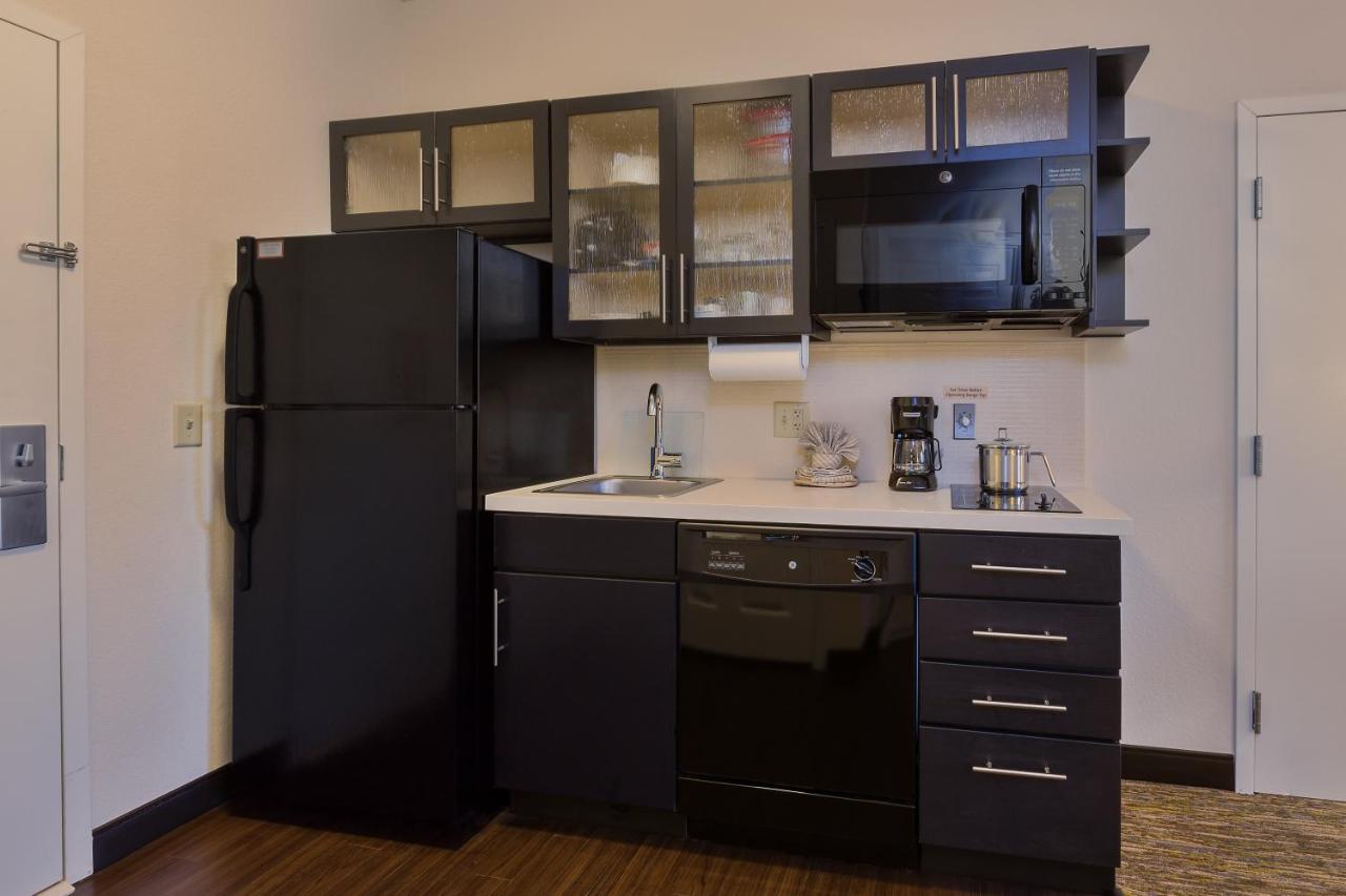 Deluxe Queen Studio - Hearing Accessible/Non-Smoking at Candlewood Suites Tucson by IHG