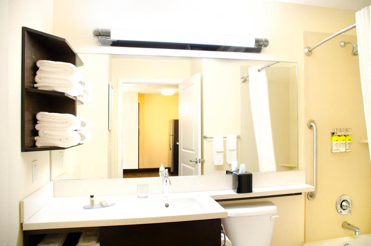 One-Bedroom Queen Suite -Non-Smoking at Candlewood Suites York by IHG