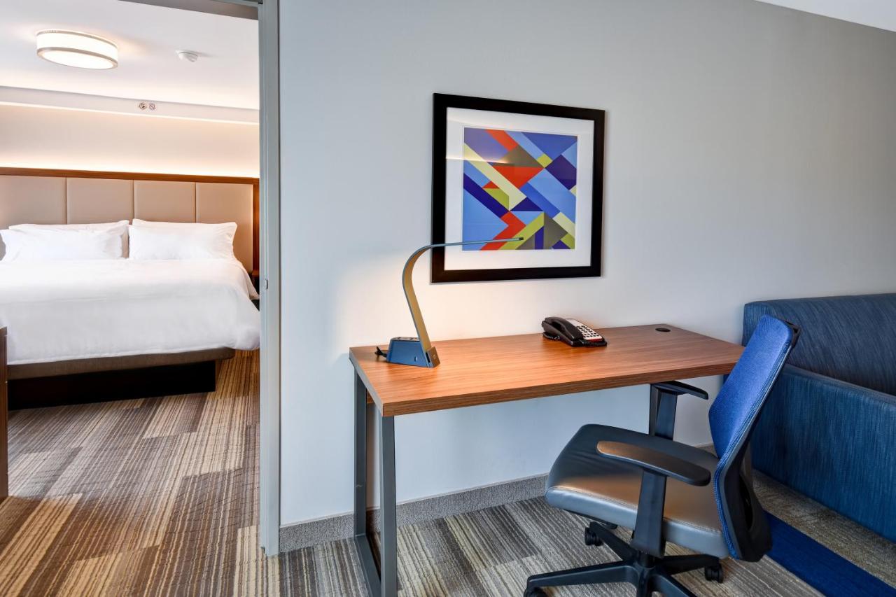 Executive King Suite at Holiday Inn Express & Suites Schererville by IHG
