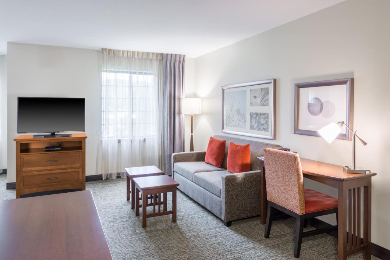 Suite - Hearing Access Roll in Shower/Non-Smoking at Staybridge Suites Kansas City - Independence by IHG