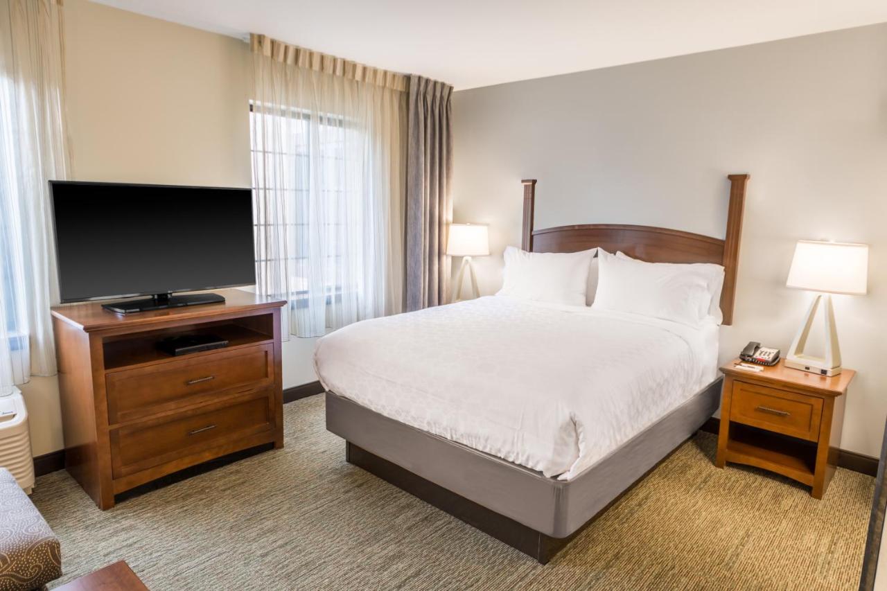 Studio Queen Suite - Non-Smoking at Staybridge Suites Kansas City - Independence by IHG