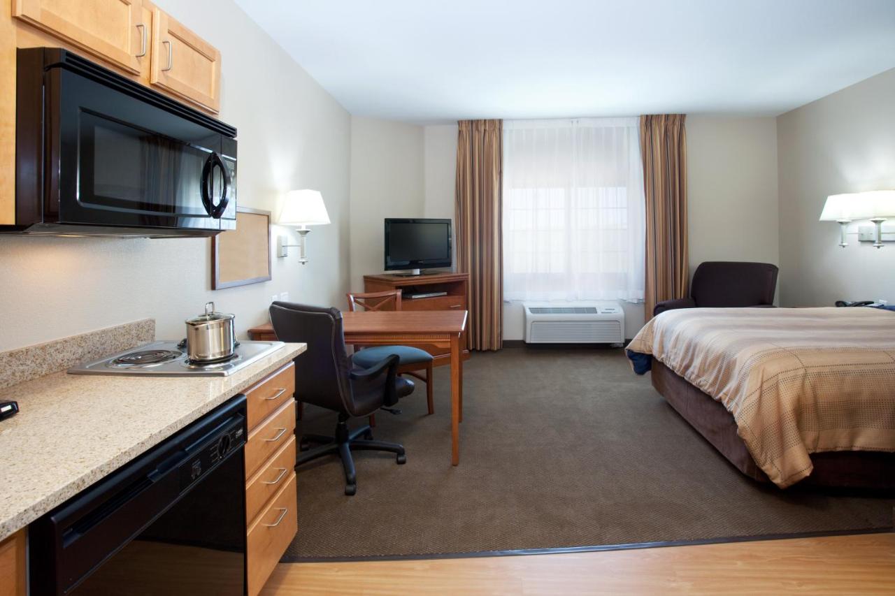 Queen Studio at Candlewood Suites Craig-Northwest, an IHG Hotel