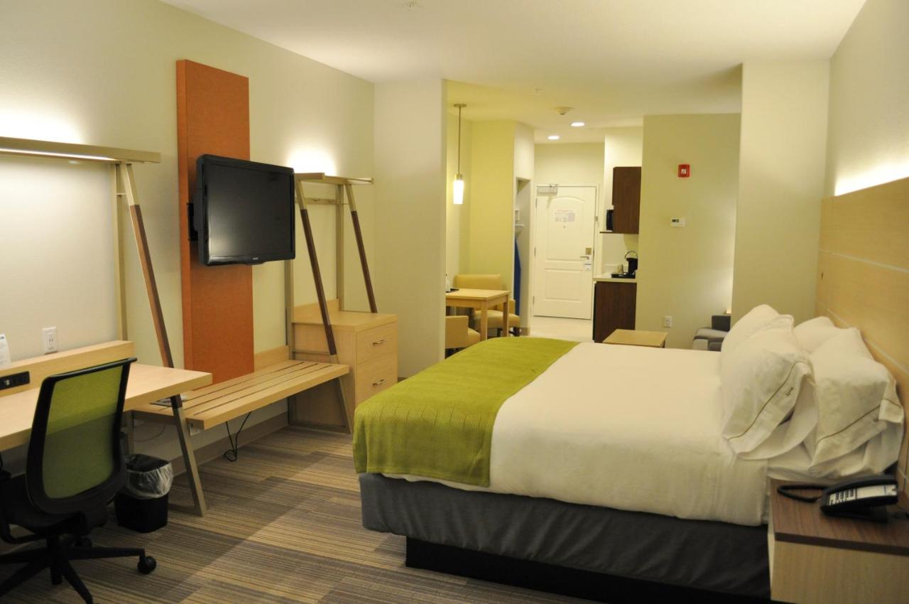 King Room with Hearing Access - Non-Smoking at Holiday Inn Express & Suites Price by IHG