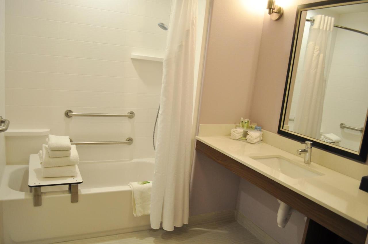 Queen Suite at Holiday Inn Express & Suites Price by IHG