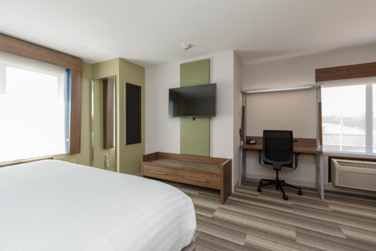 Suite with View - Non-Smoking at Holiday Inn Express Hotel & Suites South Bend by IHG