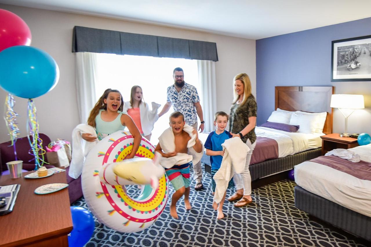 Queen Room with Two Queen Beds at Bluemont Hotel