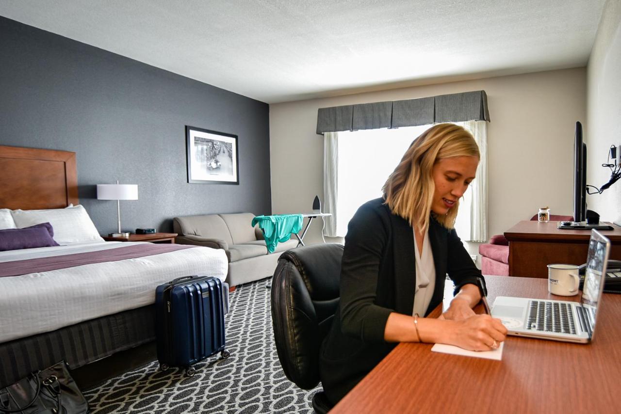 King Room at Bluemont Hotel
