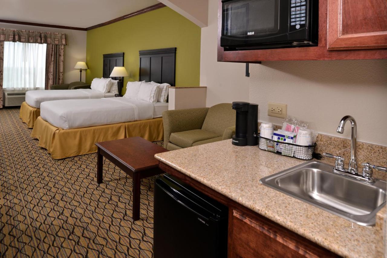 Suite - Mobility Access/Hearing Accessible at Holiday Inn Express Hotel & Suites Sherman Highway 75 by IHG