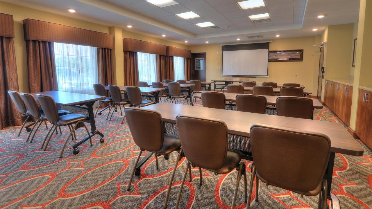 | Staybridge Suites Knoxville-West