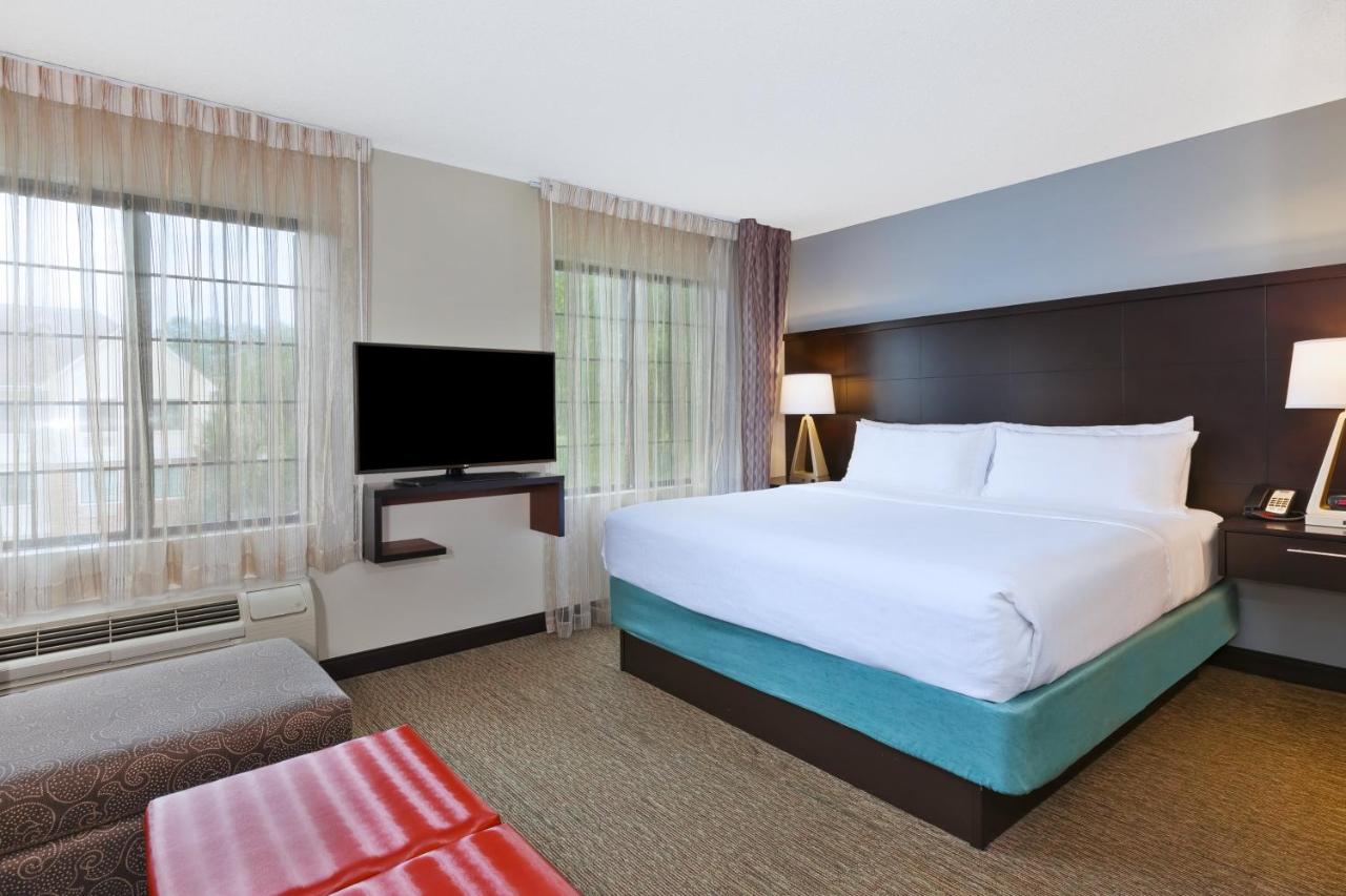 Queen Studio at Staybridge Suites Detroit-Utica, an IHG Hotel