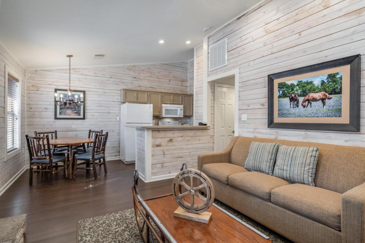 Two-Bedroom Villa Lodge 2 Queen Beds at Holiday Inn Club Vacations Piney Shores Resort at Lake Conroe, an IHG Hotel