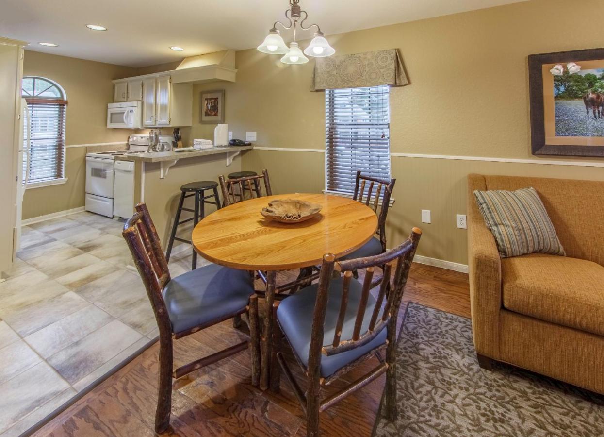 Two-Bedroom Villa Lodge 2 Queen Beds at Holiday Inn Club Vacations Piney Shores Resort at Lake Conroe, an IHG Hotel