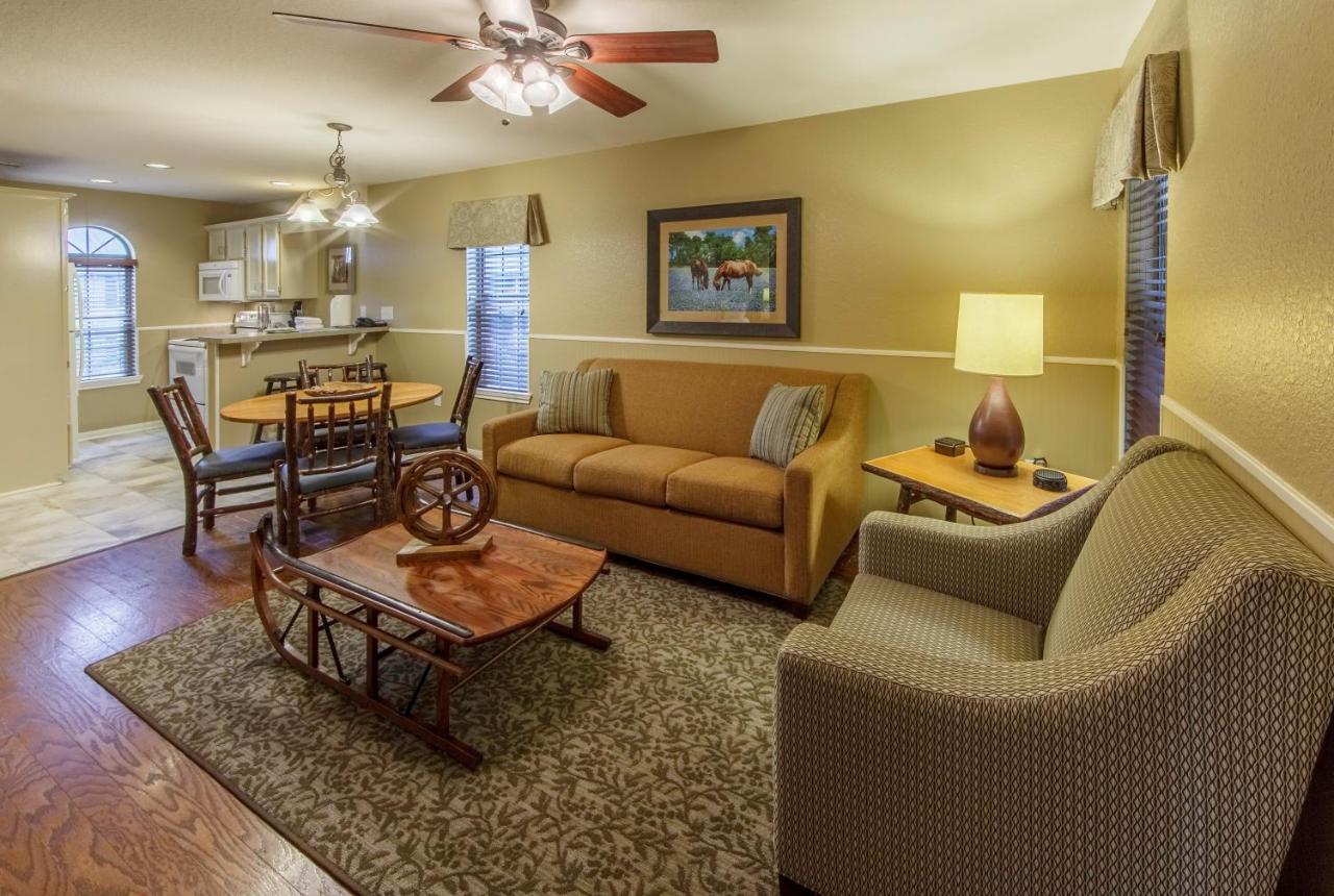 Two-Bedroom Villa Lodge 2 Queen Beds at Holiday Inn Club Vacations Piney Shores Resort at Lake Conroe, an IHG Hotel