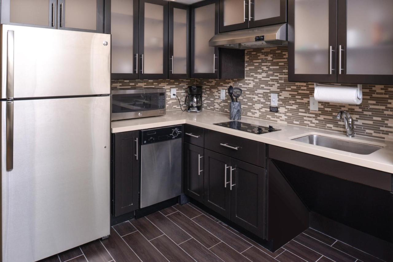 Double Suite at Staybridge Suites Merrillville by IHG