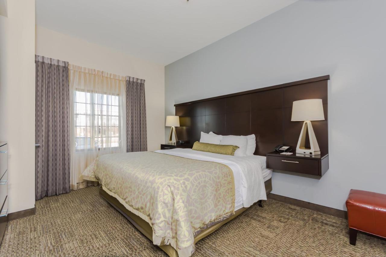 King Room - Mobility Access Tub/Non-Smoking at Staybridge Suites Grand Forks, an IHG Hotel
