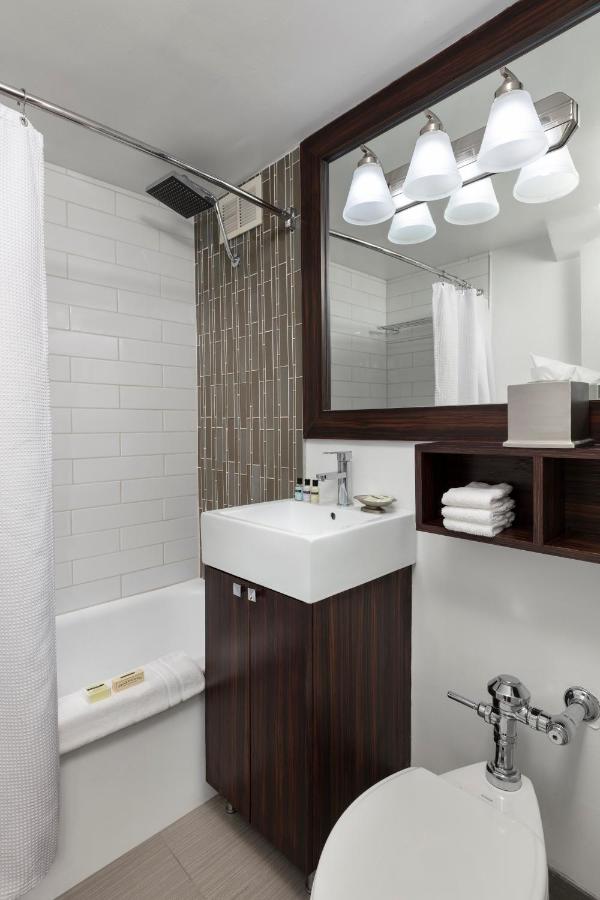Family Suite at Executive Hotel Pacific