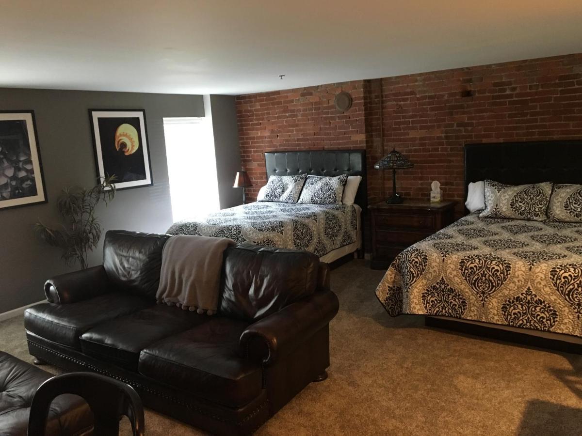 Deluxe Queen Studio at Lodging at the Gaffer Inn
