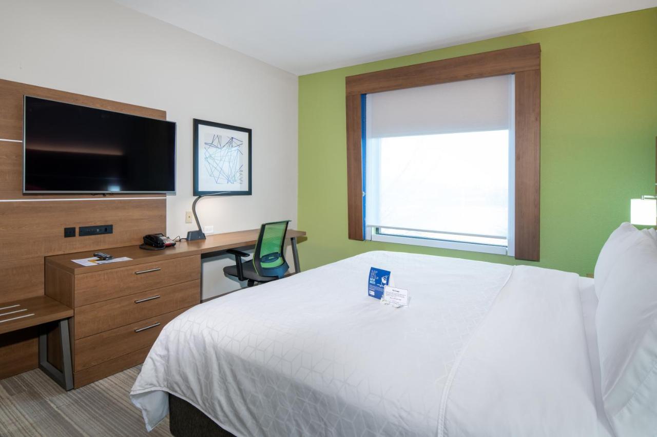 King Room - Non-Smoking at Holiday Inn Express Hotel & Suites Dallas South - Desoto by IHG
